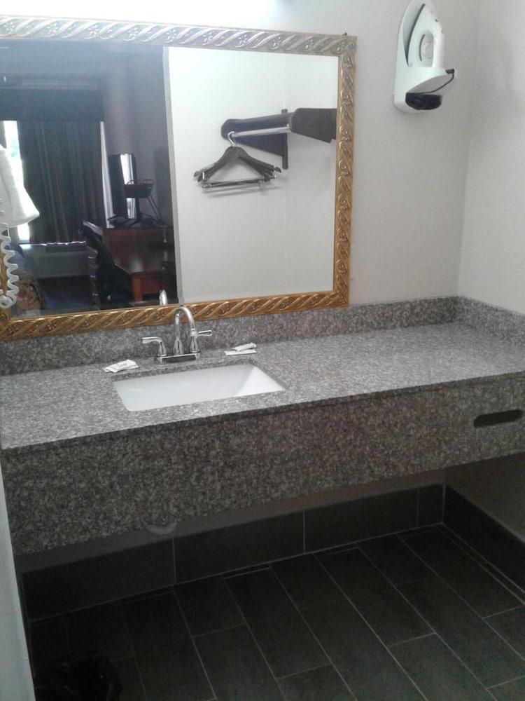 Budget Inn Express photo 8