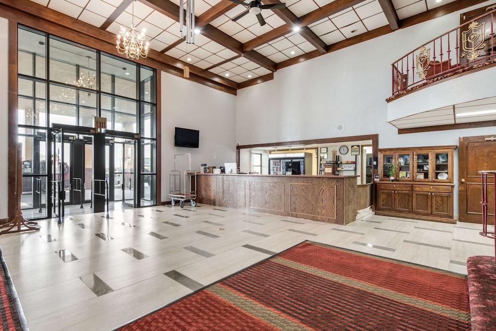 Econo Lodge Truman Inn photo 15