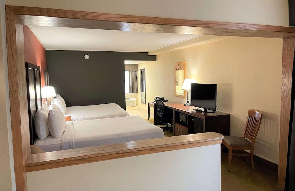 Crossroads Hotel and Event Center photo 70