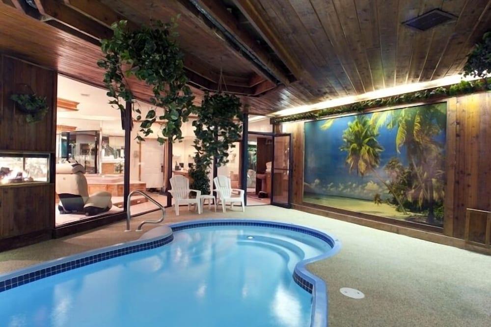 Sybaris Pool Suites Mequon photo 2
