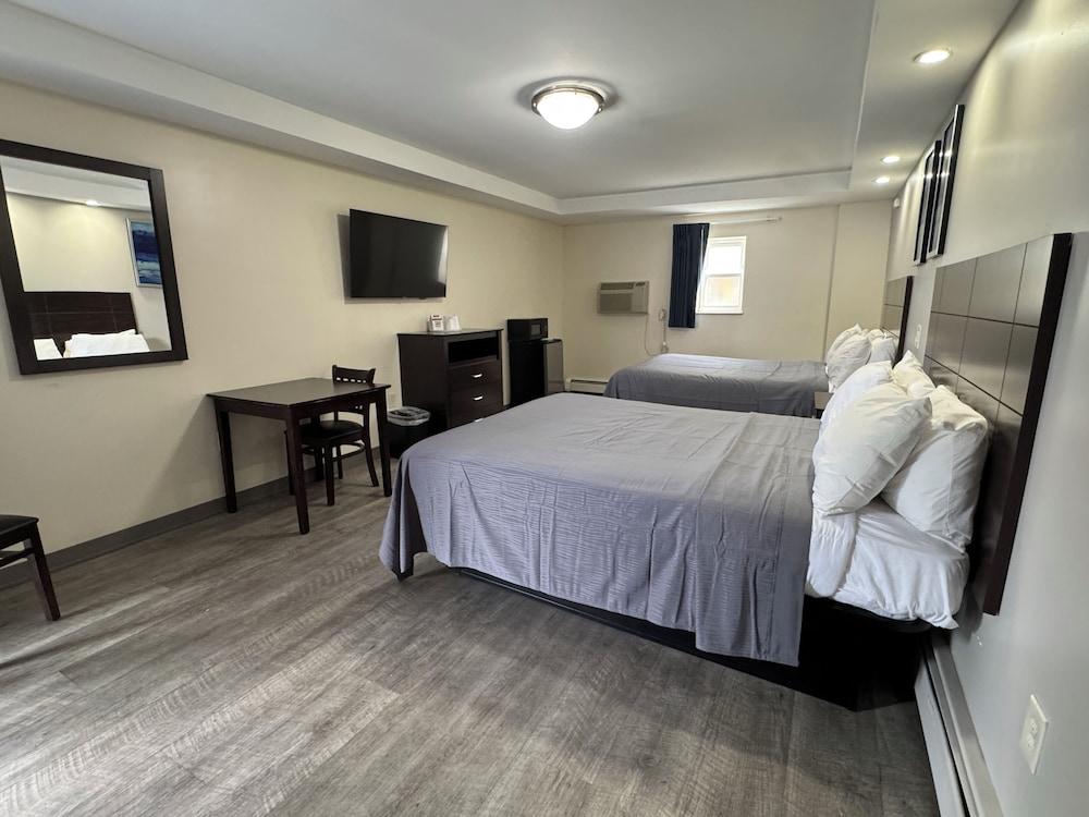 Belleville Motor Lodge photo 3