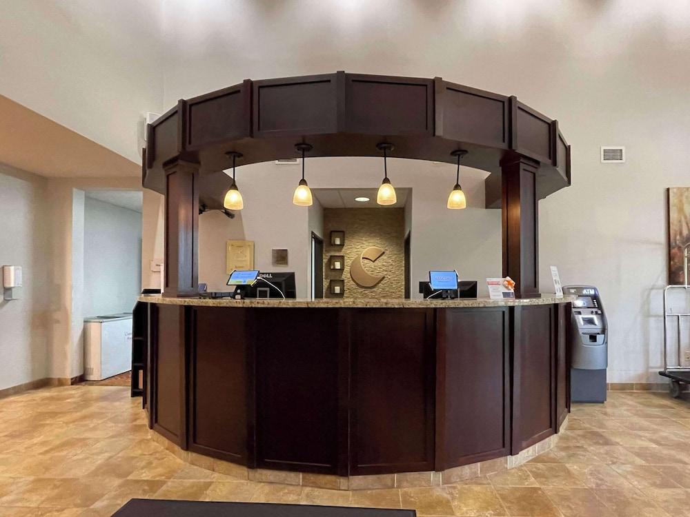 Comfort Suites Altoona North photo 2