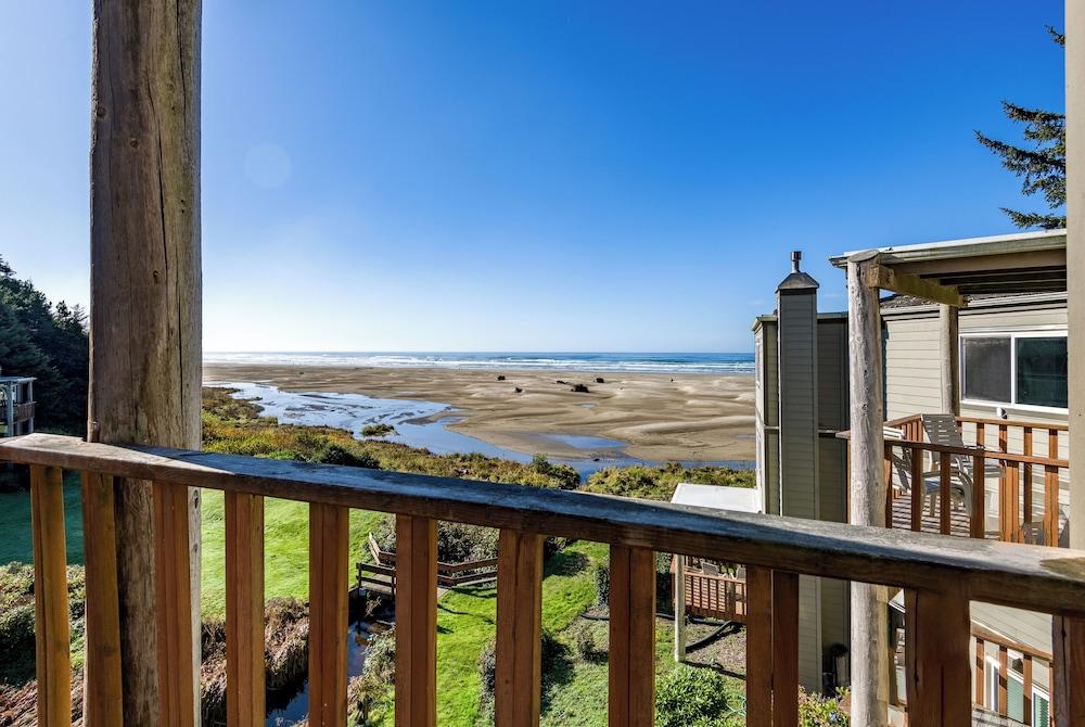 Little Creek Cove Beachfront Resort photo 61