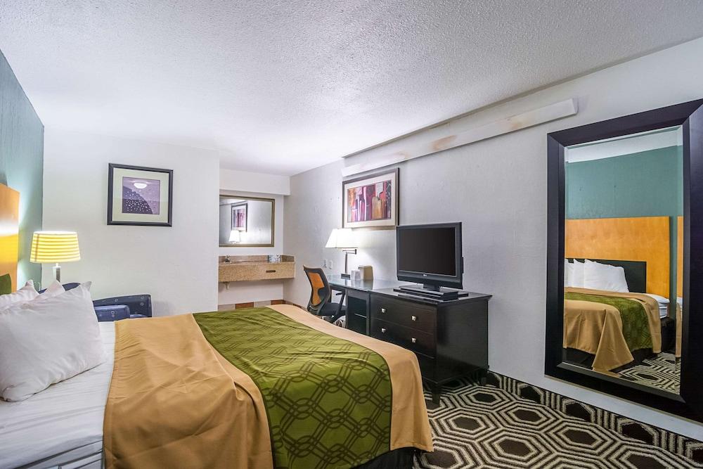 Econo Lodge South Holland - Chicago Southland photo 18