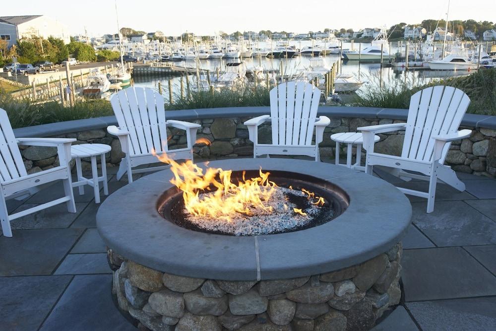 Anchor In Distinctive Waterfront Lodging photo 42