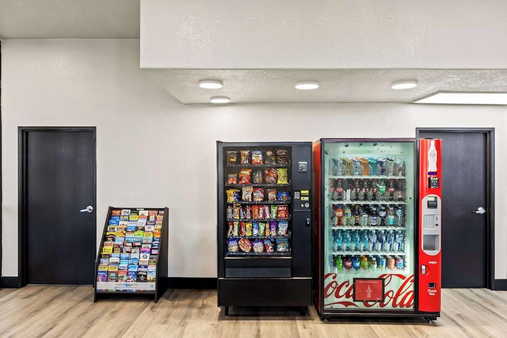 SureStay Hotel by Best Western Phoenix Airport photo 47