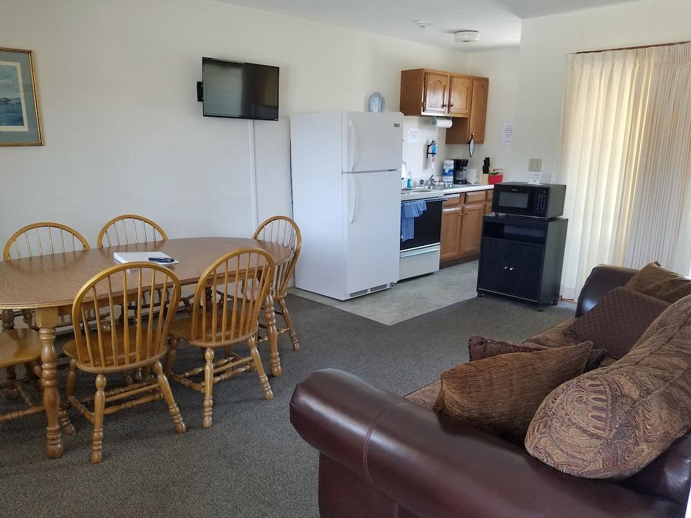 Clark's Beach Motel photo 41