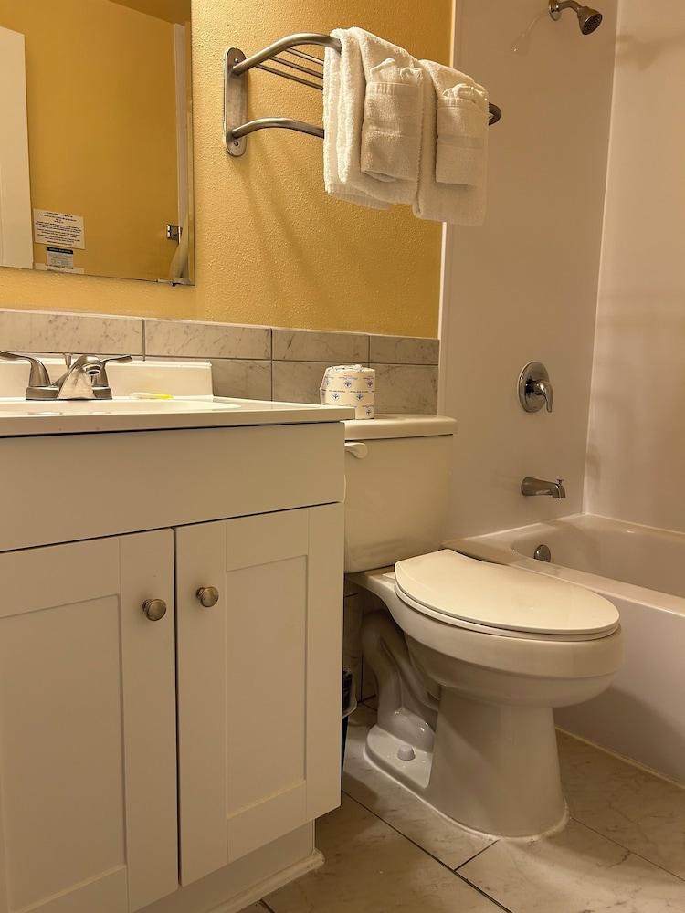 Marina Inn photo 18