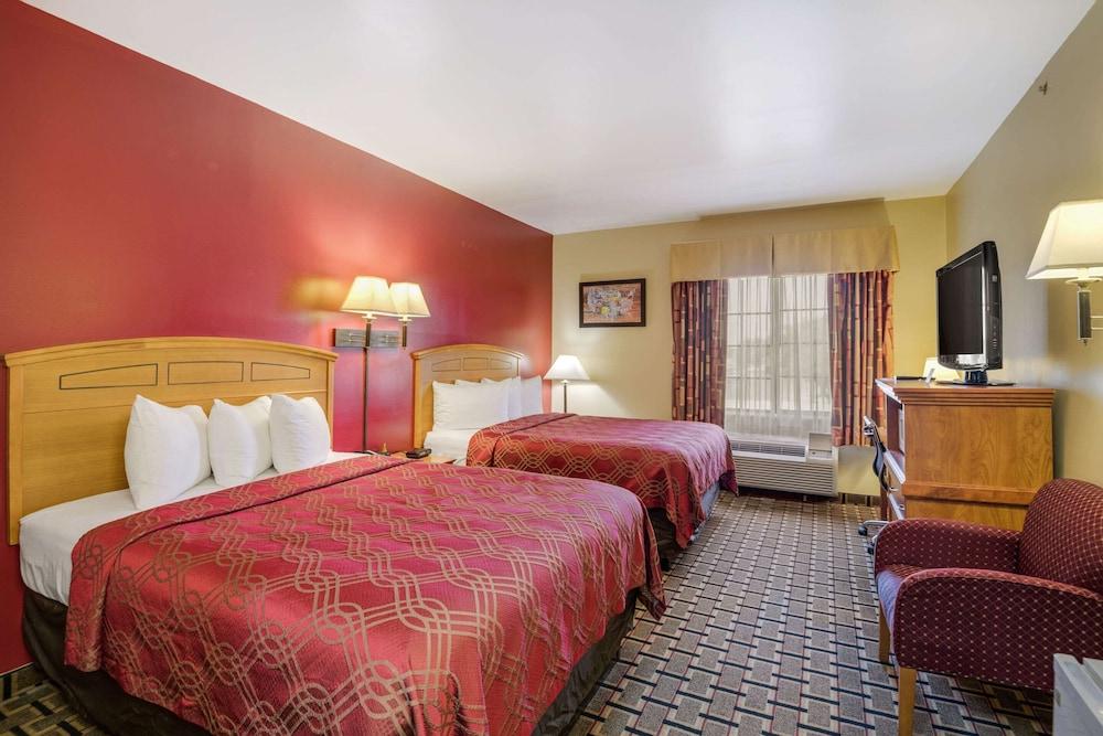 Econo Lodge Lubbock I-27 photo 18