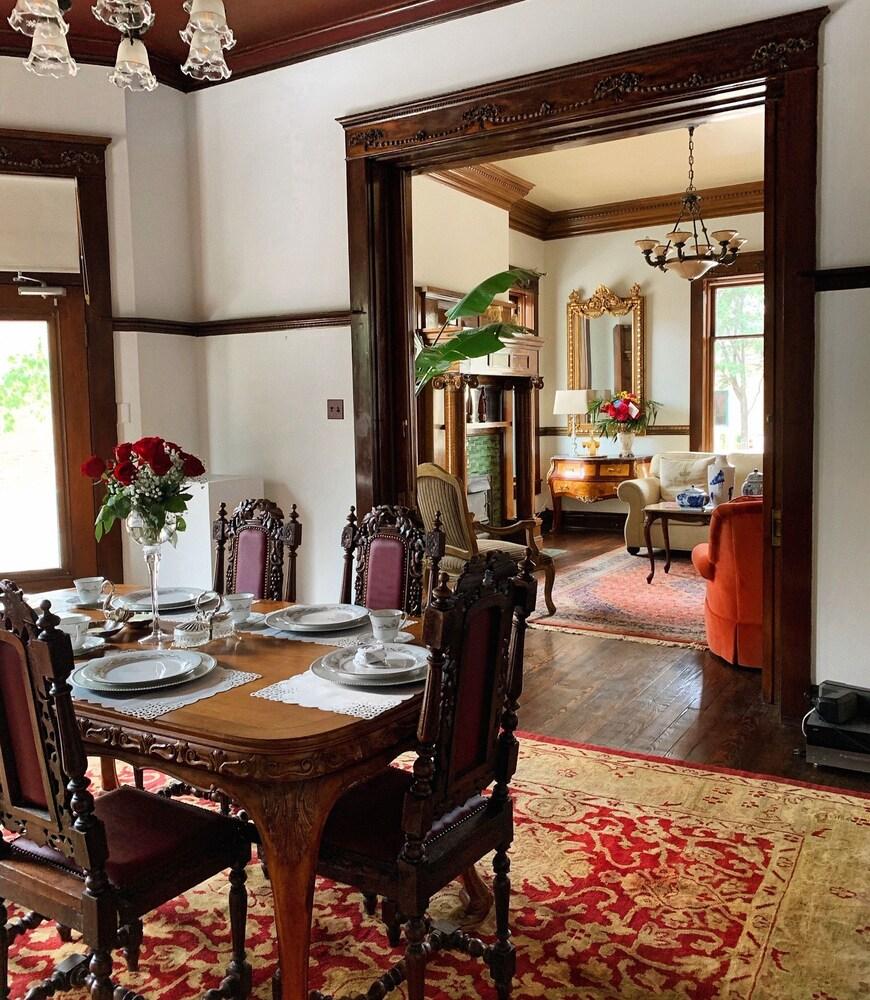 Laredo Mansion photo 14