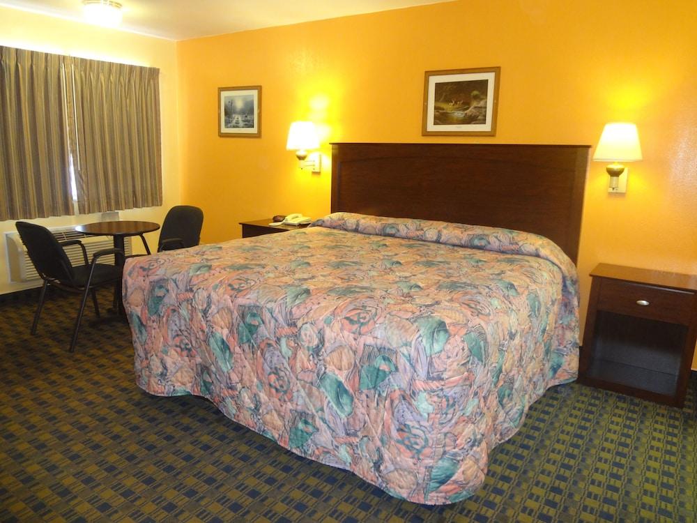 Antlers Inn photo 4