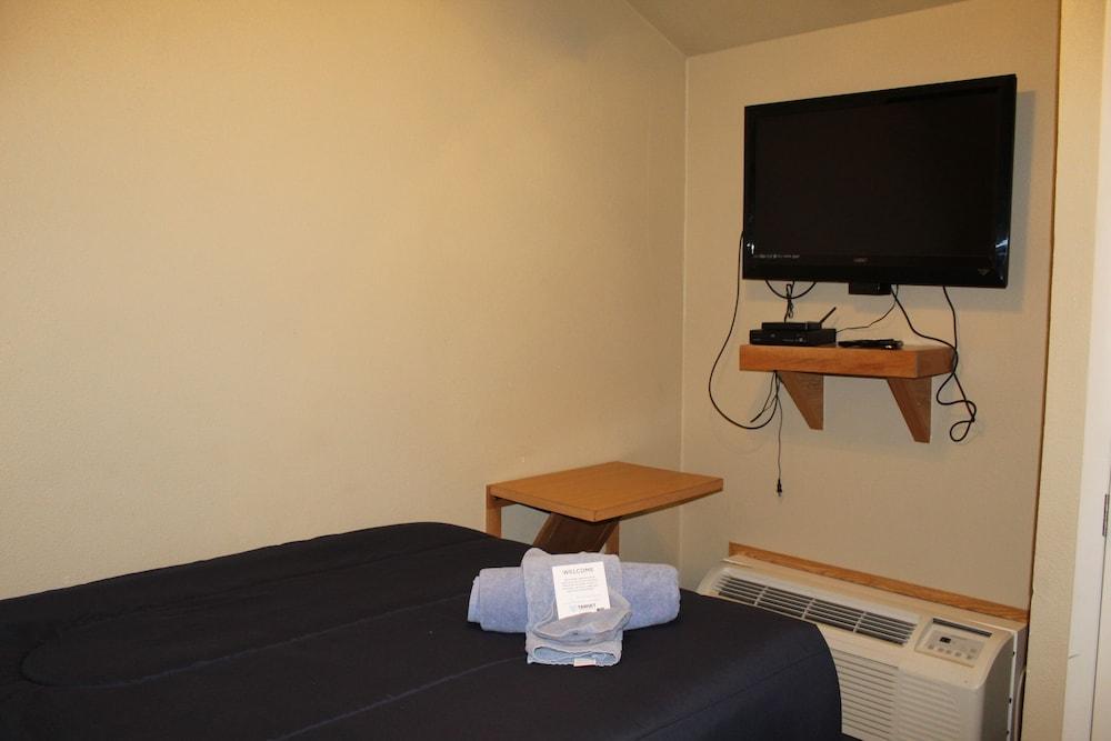 Target Hospitality-Pecos South Lodge photo 12