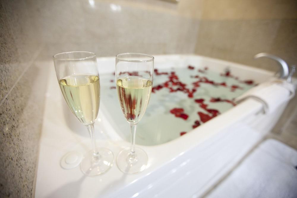 The Platinum Hotel photo 32