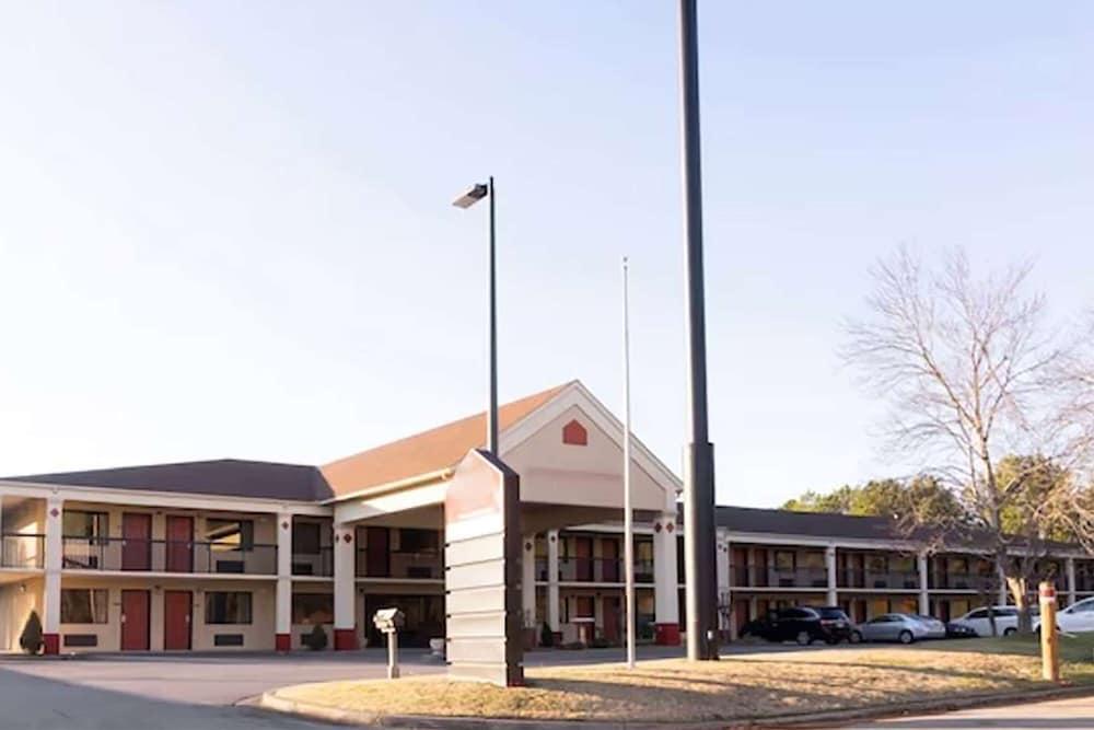 Days Inn by Wyndham Adairsville photo 49