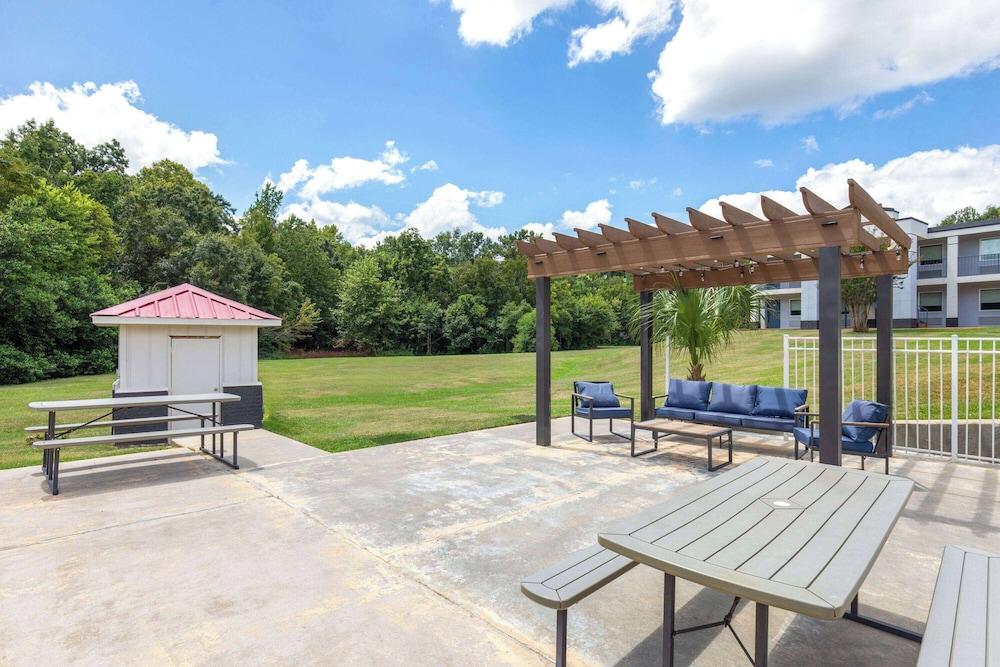 Baymont by Wyndham Dothan photo 34