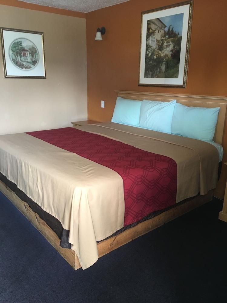 Budget Inn And Suites photo 10