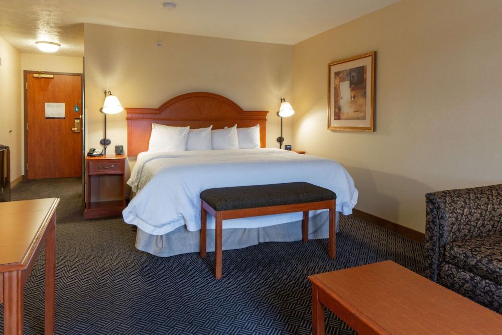 Hampton Inn Waterloo Cedar Valley photo 11