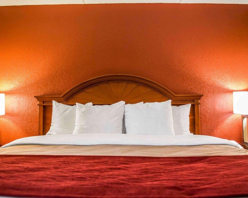 Comfort Inn & Suites photo 22