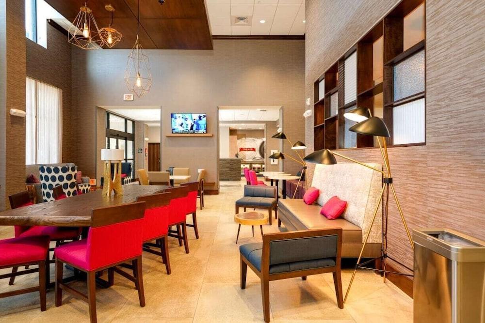 Hampton Inn & Suites Aurora South Denver photo 2