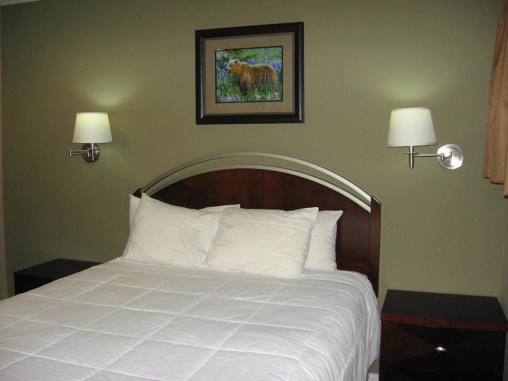 Beachcomber Inn photo 64