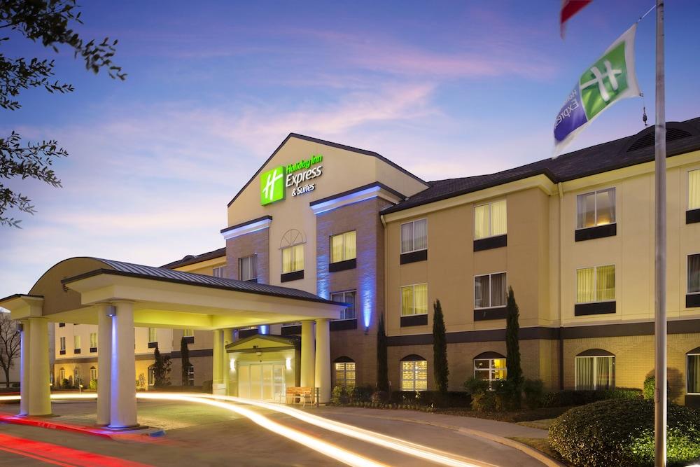 Holiday Inn Express & Suites DFW - Grapevine by IHG photo 1