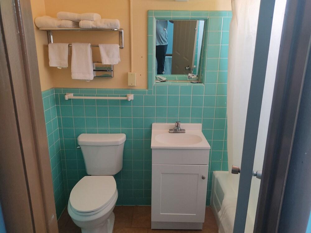 Sands Motel photo 28