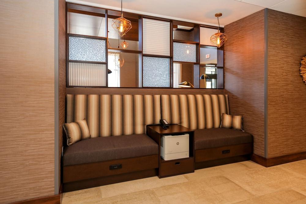 Hampton Inn & Suites Aurora South Denver photo 10
