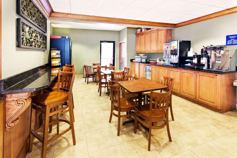Microtel Inn & Suites by Wyndham Woodstock/Atlanta North photo 38