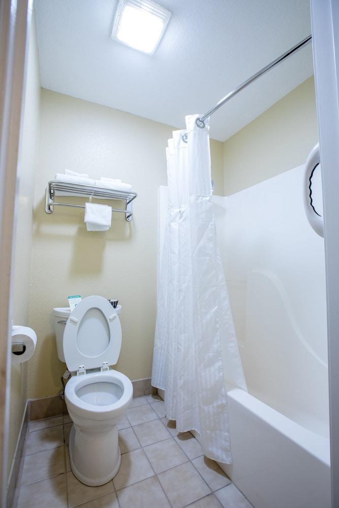 Relax Inn & Suites photo 53