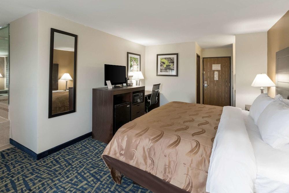 Quality Inn Rochelle photo 12