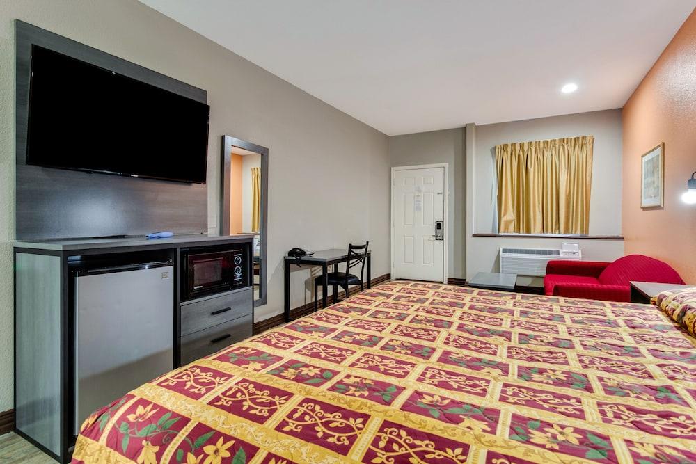 Executive Inn & Suites photo 21