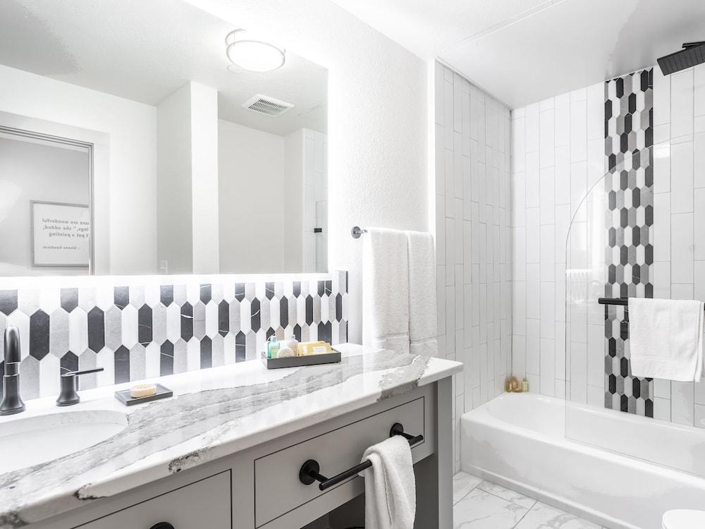 Millsap Suites by Pioneer Pocket Hotel photo 19