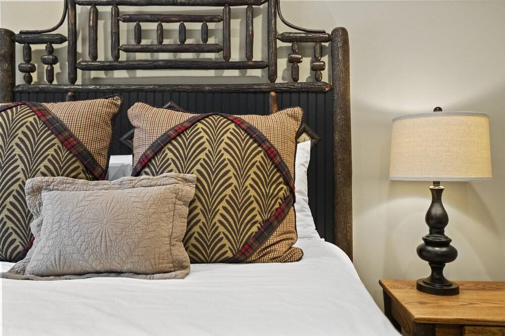 Brook Bound Inn photo 24