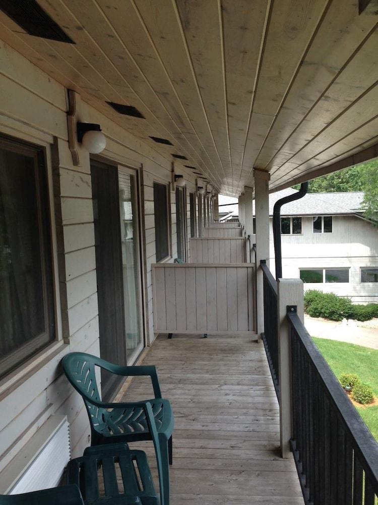 Paddle Wheel Inn photo 26