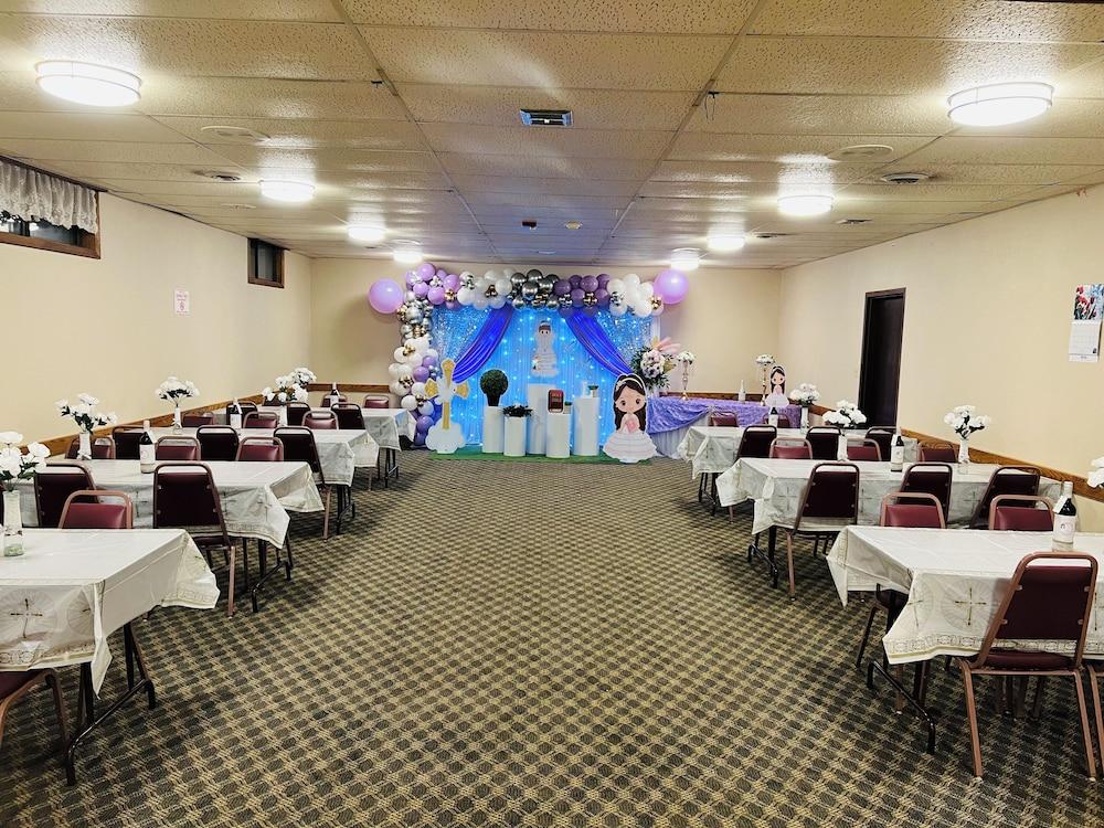 Hometown Inn & Suites photo 19
