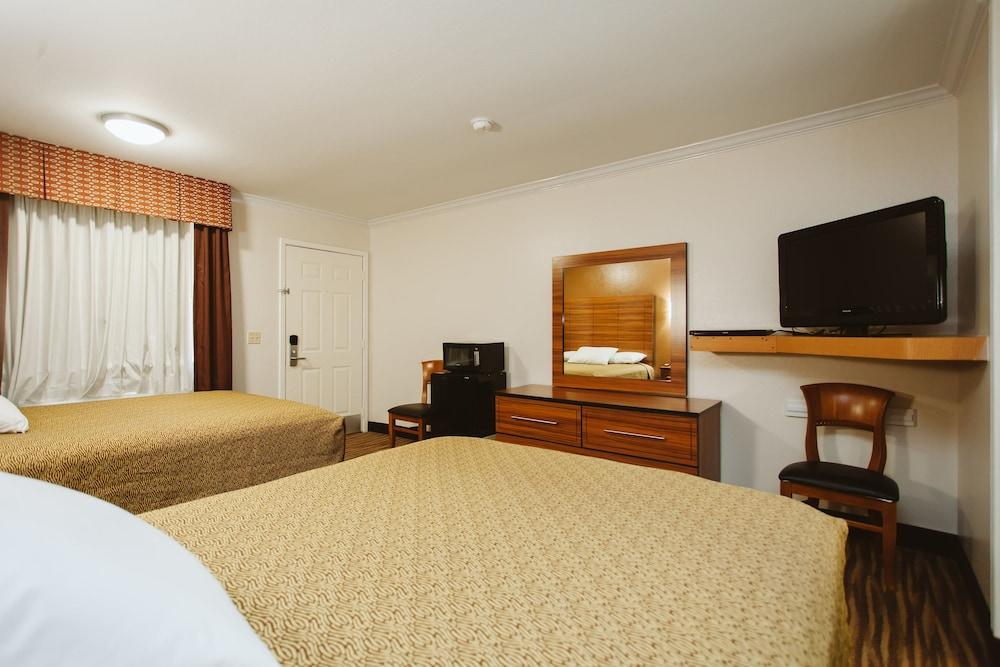 Palace Inn Wayside photo 6