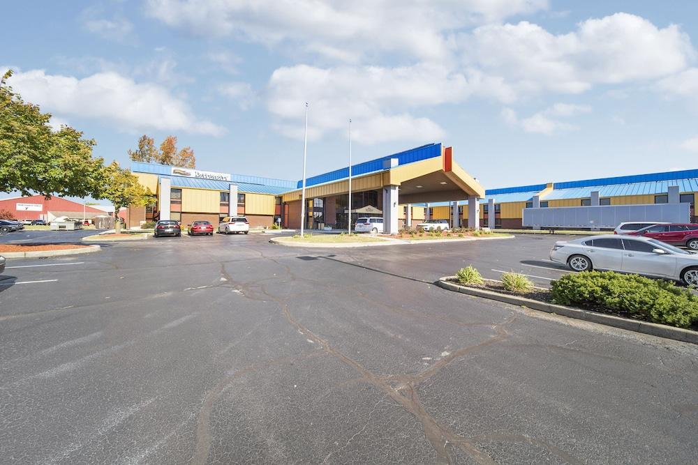 Baymont by Wyndham Muncie Near Ball State University photo 55