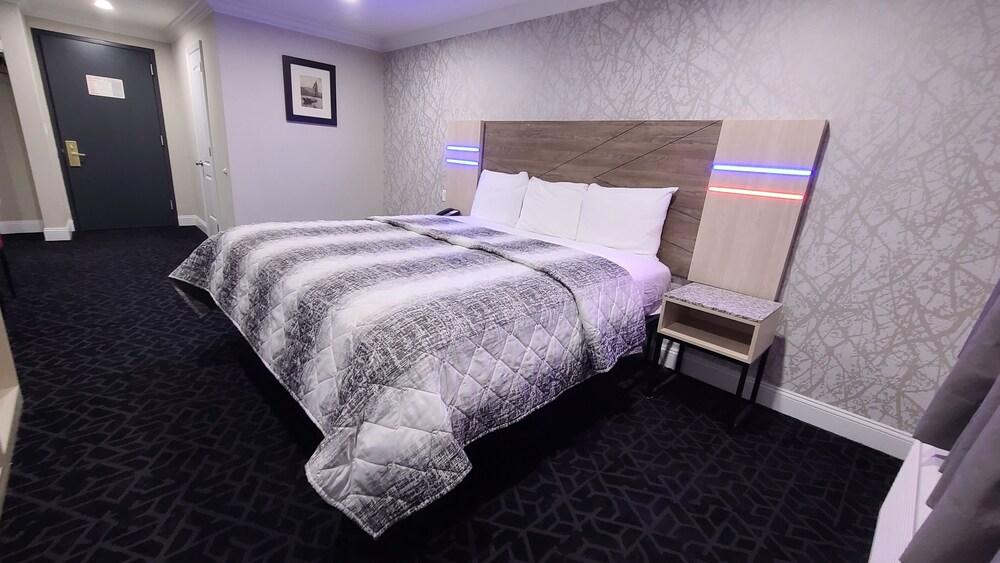 Bayview Inn Motel - Adults Only photo 8