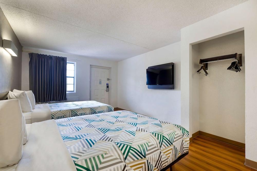 Motel 6 Beaumont, TX photo 23