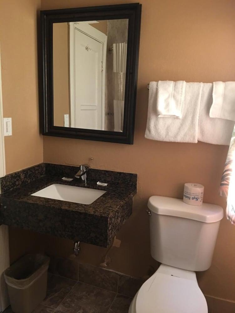 Budget Inn photo 27