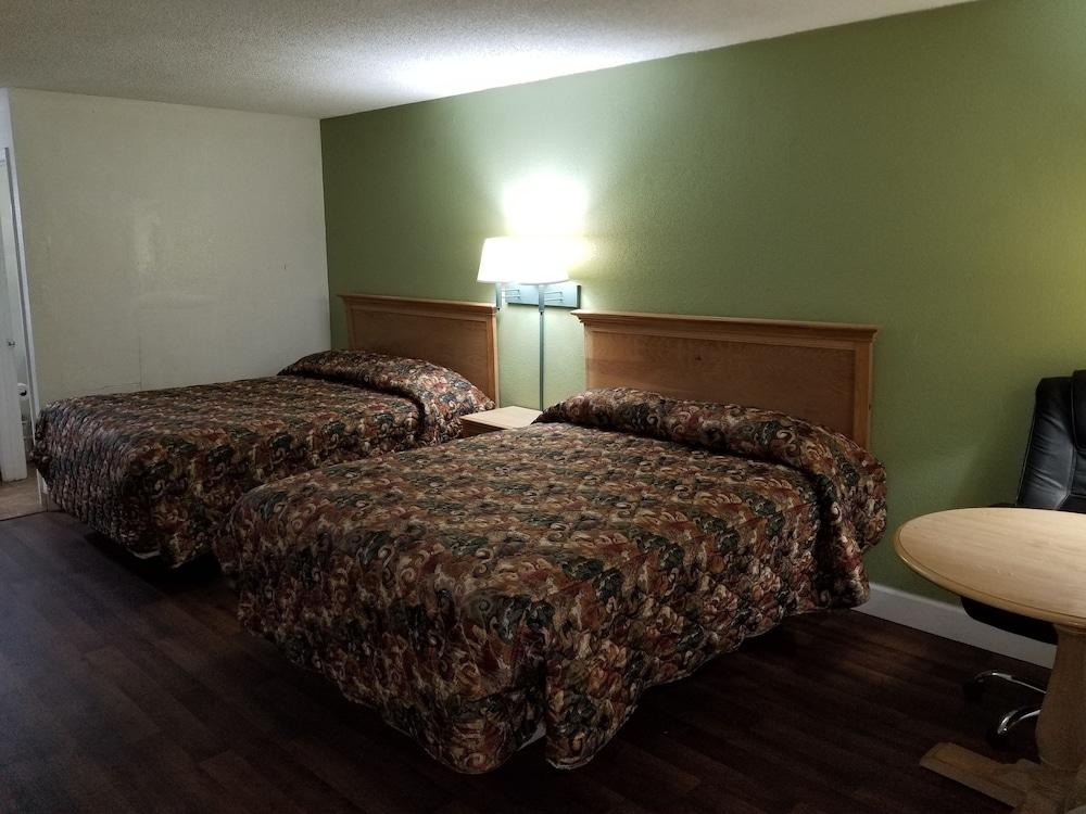 Econo Inn photo 22