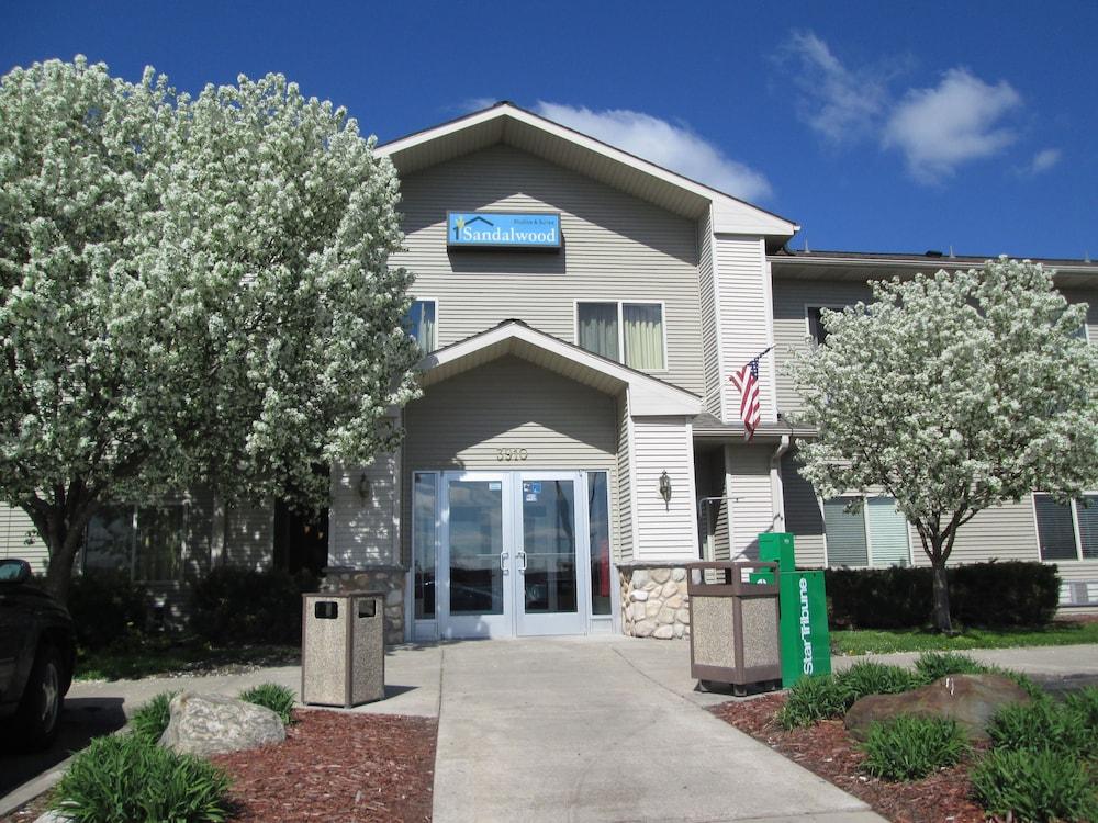 Sandalwood Studios & Suites — hotel in Shakopee