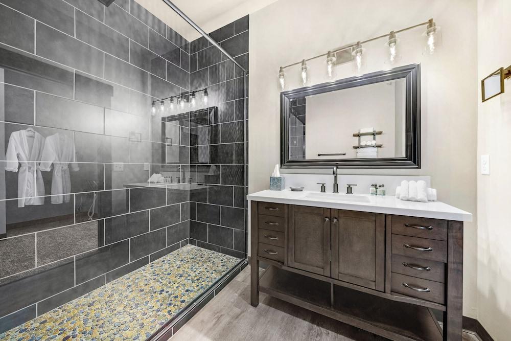 The Suites at Prairie Falls & Event Center photo 44