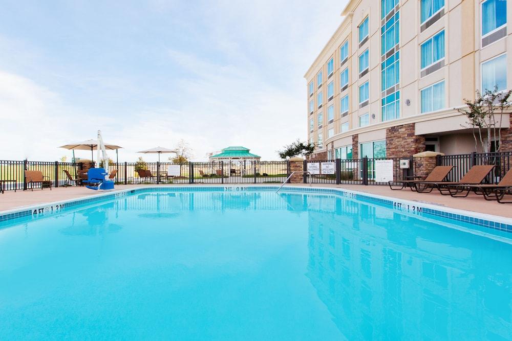 Holiday Inn Express Hotel & Suites Jackson NE by IHG photo 4