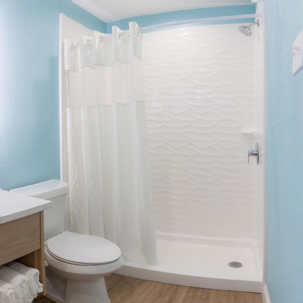 Dunes Inn & Suites photo 8