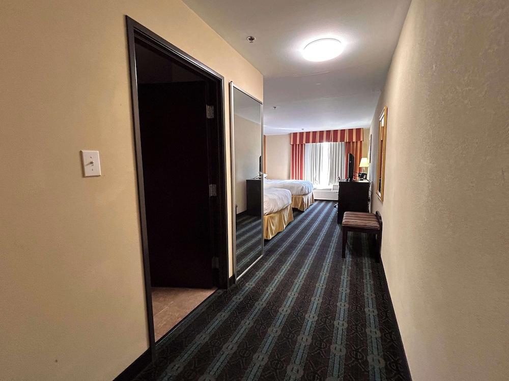 Express Inn Leesville Ft Johnson, SureStay Collection by BW photo 13