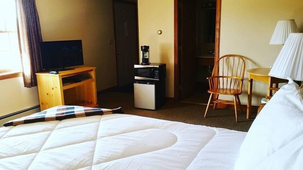 Spillover Motel and Inn photo 35