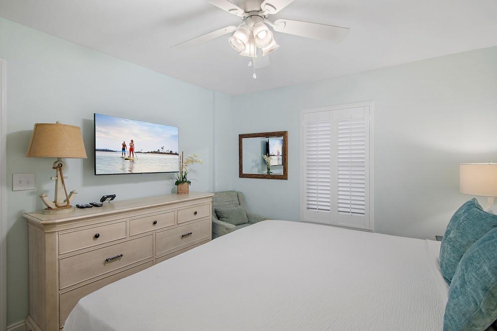 Pelican Beach Resort by Colasan photo 19