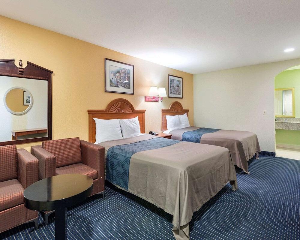 Rodeway Inn South Houston photo 10