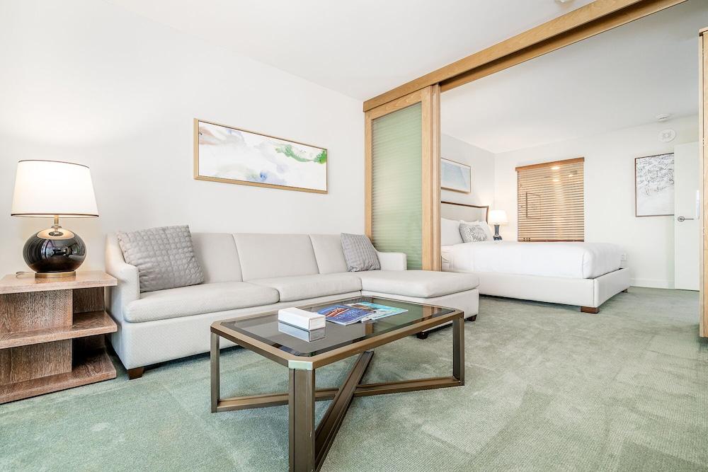 Real Select at the Ritz Carlton Residences, Waikiki Beach photo 18